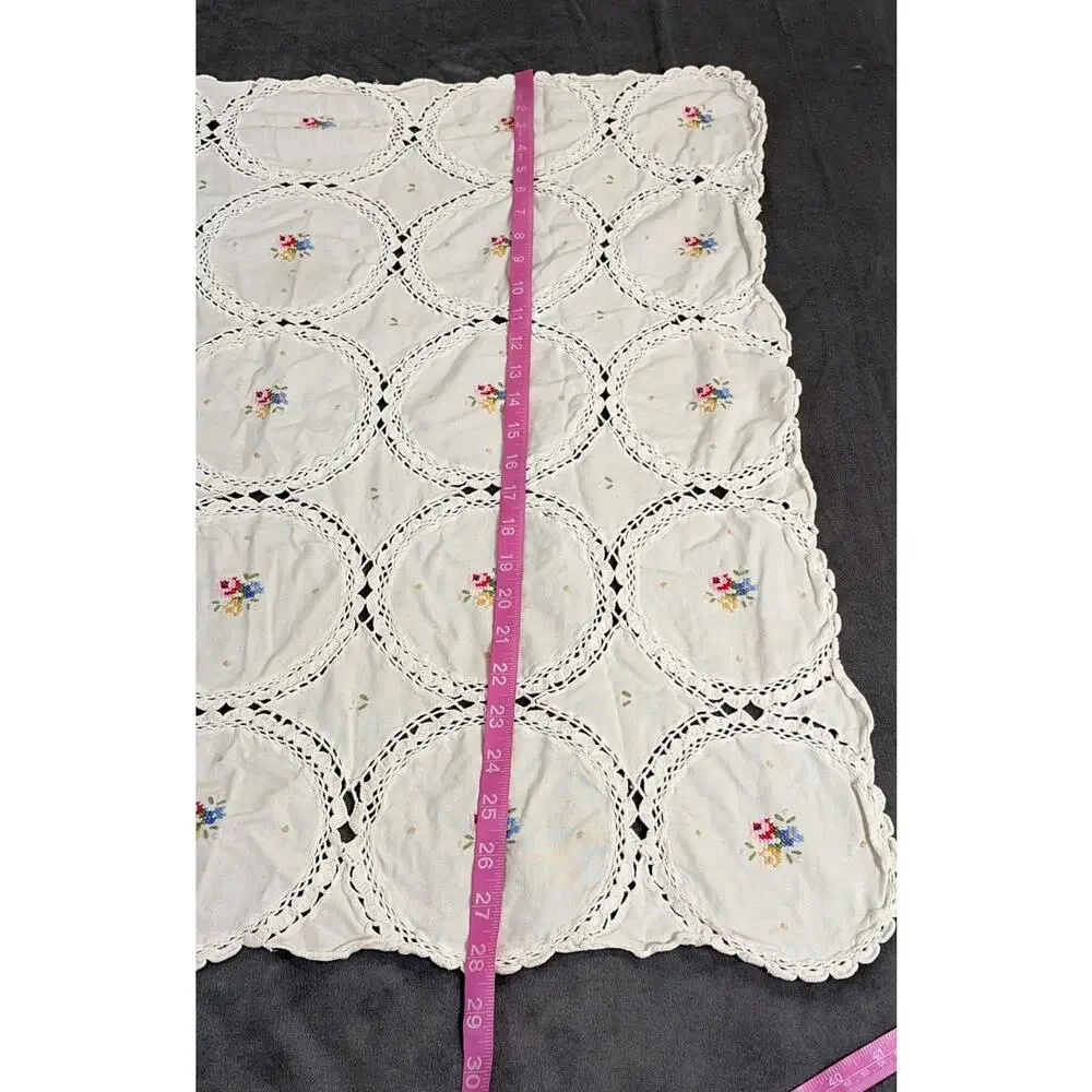Vintage Table Cover 28in Square - Lace & Embroidered Flowers Cottage Boho Chrty